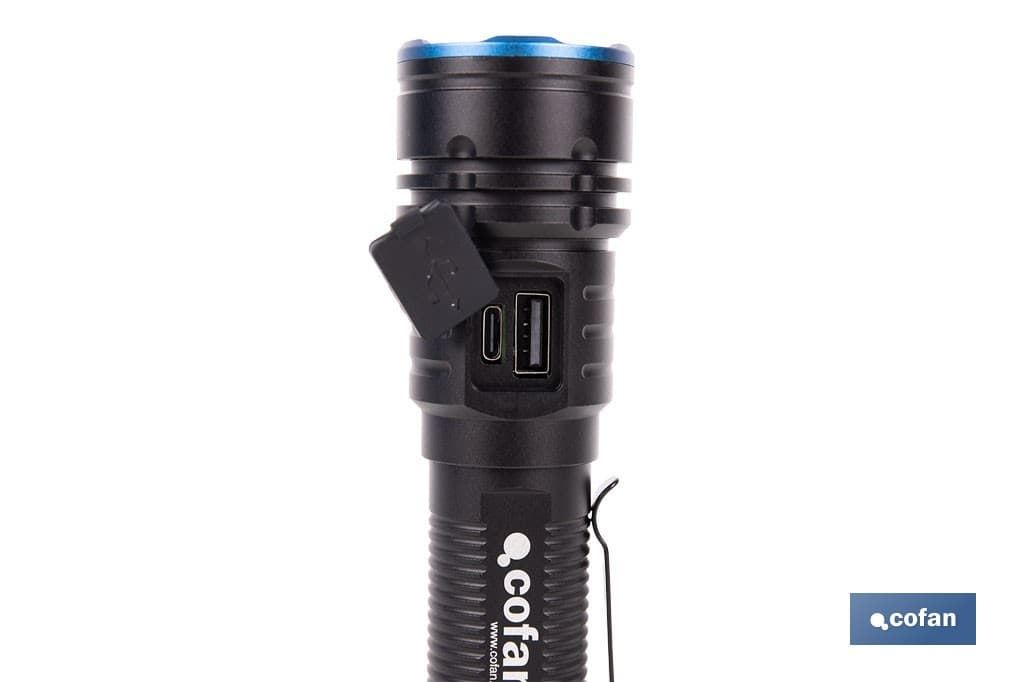 Linterna LED de alta potencia (2000 lm) y 150 m de alcance. - Imagen 3